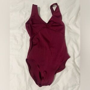 Burgundy Atelier Della Danza size medium